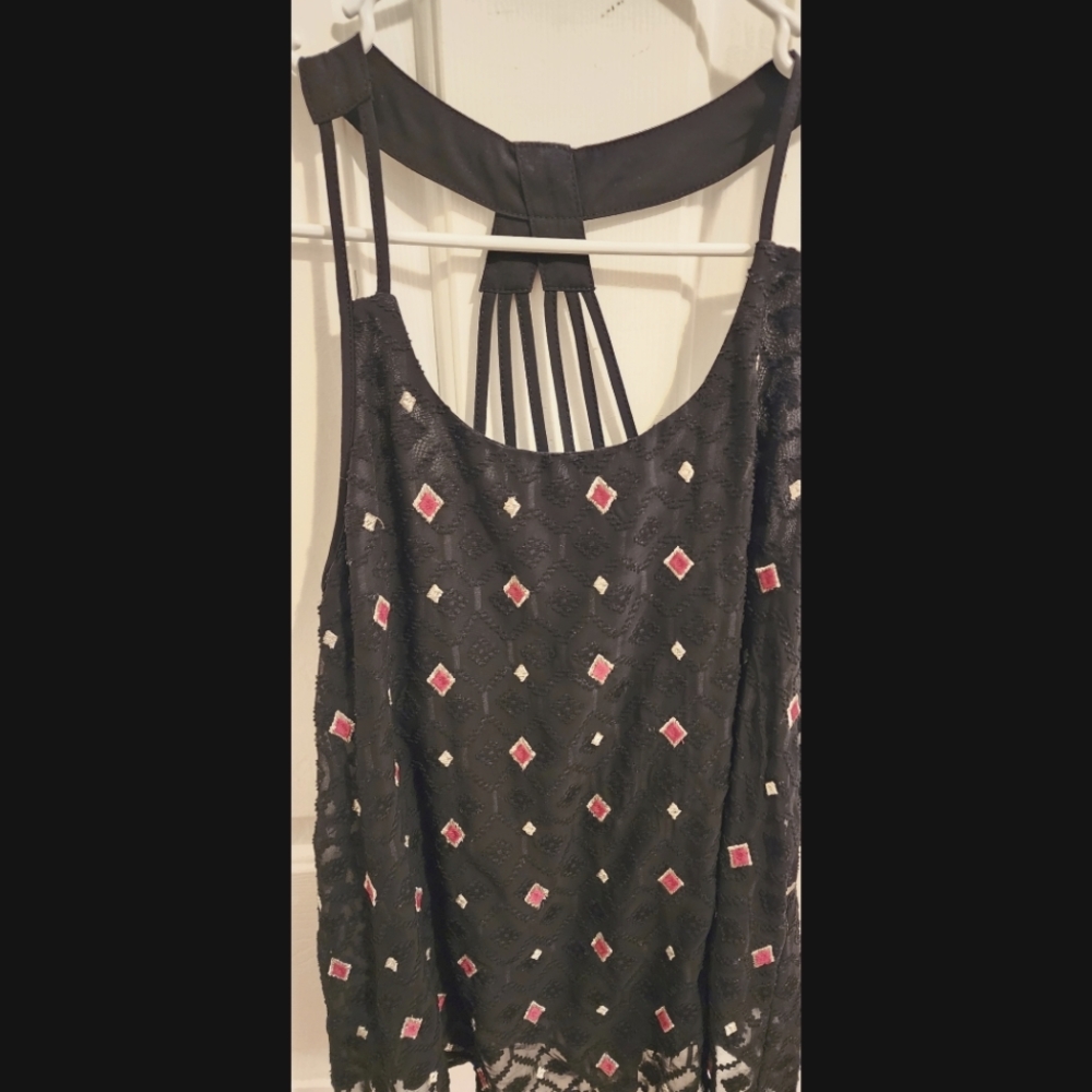 Geometric Black Tank - Picture 2 of 7